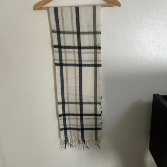 Charter Club  100% Cashmere Plaid Scarf- Unisex - Picture 3 of 4